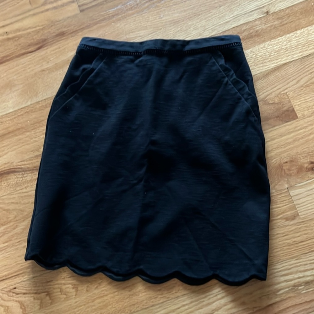 Skies Are Blue Scalloped Pull-on Skirt, Size Small